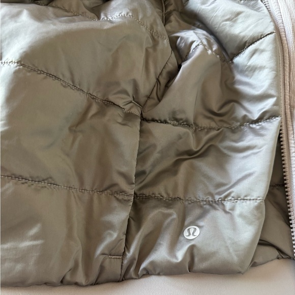 Lululemon nonstop Bomber jacket, reversible, size 4 - Picture 2 of 5